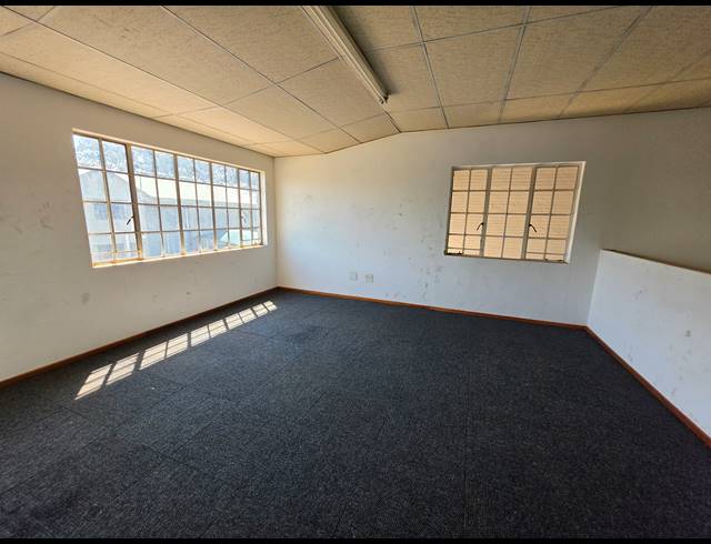 232M² MINI FACTORY TO LET IN KYA SANDS